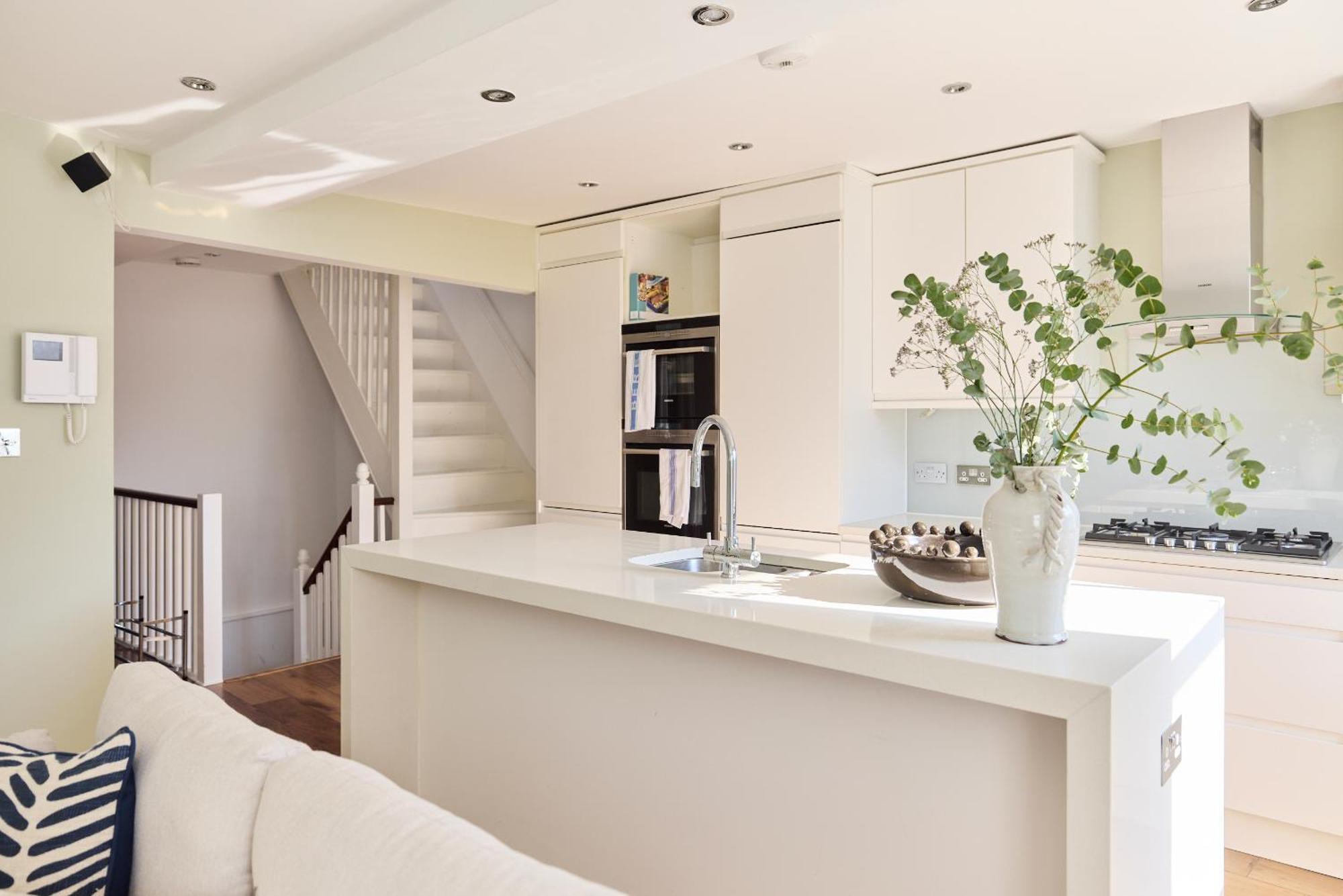 The Notting Hill Hideout - 2bdr Londra